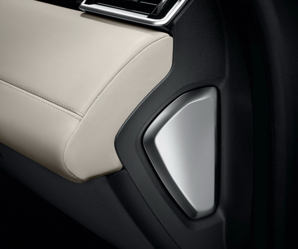 Range Rover Velar có giá khởi điểm gần 50.000 USD - 14 Range Rover Velar có giá khởi điểm gần 50.000 USD - 14