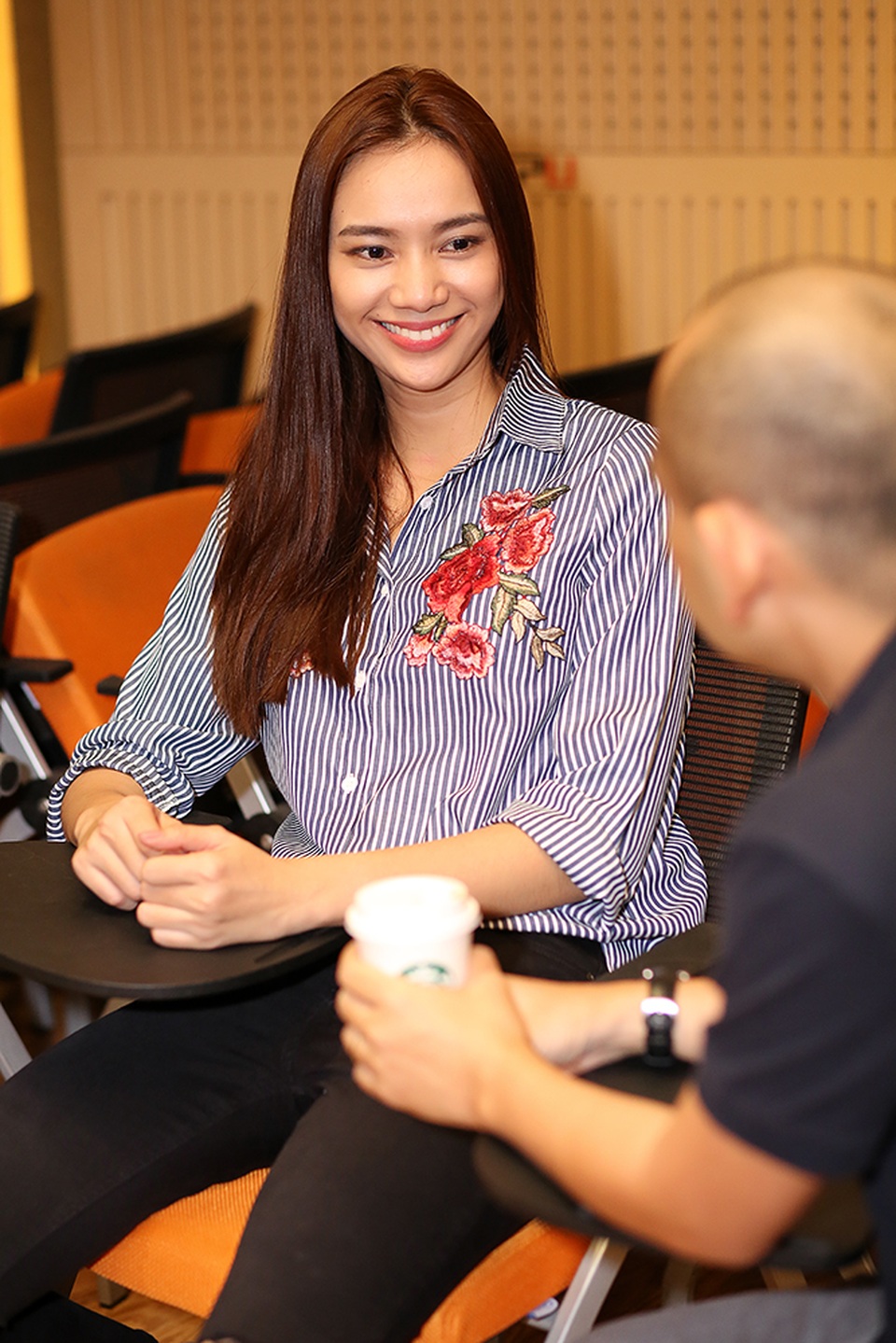 Nhạc sĩ Đức Trí trìu mến nhìn Trương Kiều Diễm tập hát - 2