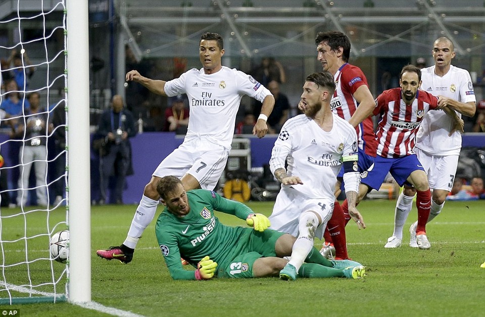 Real Madrid - Atletico: Khát vọng phục hận - 2
Ramos luôn có duyên ghi bàn vào lưới Atletico ở đấu trường Champions League