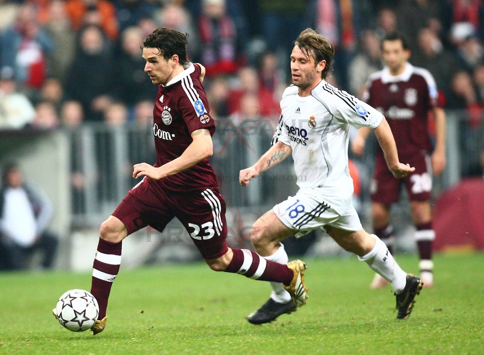 Những cuộc đối đầu kinh điển Bayern Munich-Real Madrid trong lịch sử - 4
Mùa giải 2006-07, Real Madrid bị Bayern Munich loại tức tưởi ở vòng 1/8 bởi luật bàn thắng sân khách