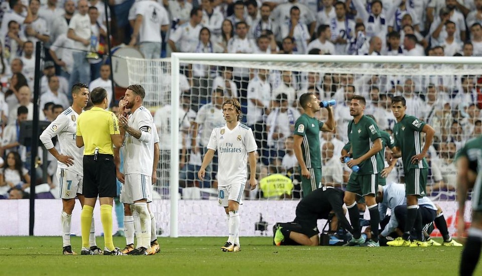 Real Madrid bỗng dưng “tuột xích”: Vì đâu nên nỗi? - 2 Họ luôn thể hiện sự ức chế với trọng tài