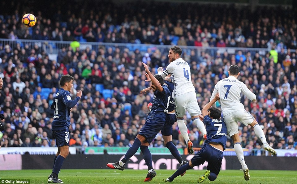 Real Madrid lên ngôi vô địch La Liga tại La Rosaleda? - 2
Ramos tỏa sáng khi lập cú đúp trong thắng lợi 2-1 trước Malaga ở lượt đi