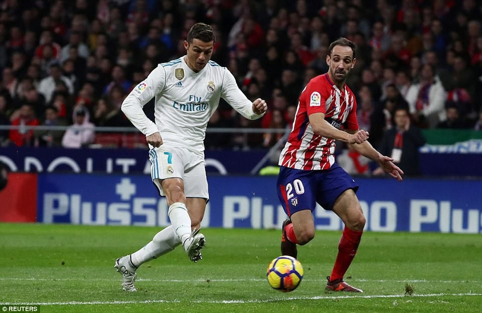 Phung phí nhiều cơ hội, Atletico và Real Madrid bất phân thắng bại - 4
C.Ronaldo tiếp tục có một trận đấu nhạt nhòa