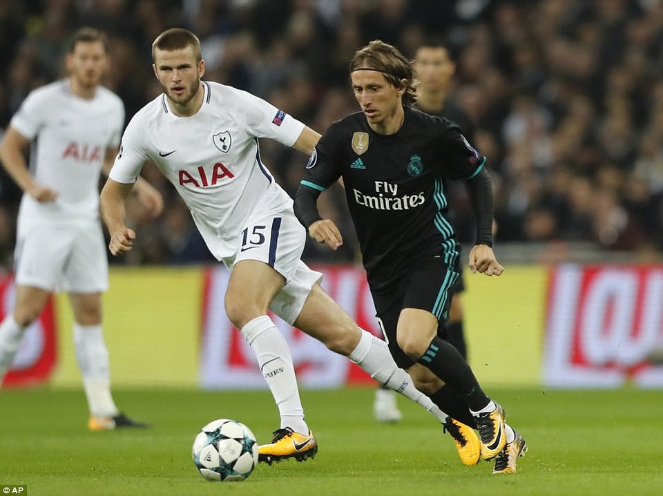 Tottenham 3-1 Real Madrid: Cơn ác mộng của “Kền kền trắng” - 1
Modric không thể hiện được gì trong ngày trở lại sân White Hart Lane