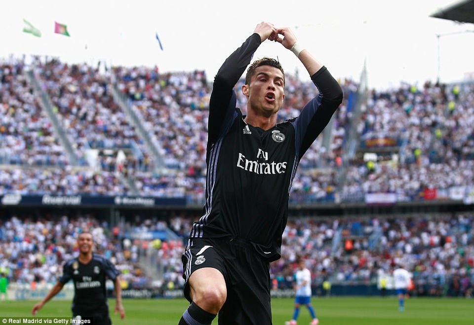 Khoảnh khắc ấn tượng trong ngày Real Madrid vô địch La Liga - 6
Trước đó, C.Ronaldo mở tỷ số trận đấu ở phút thứ hai