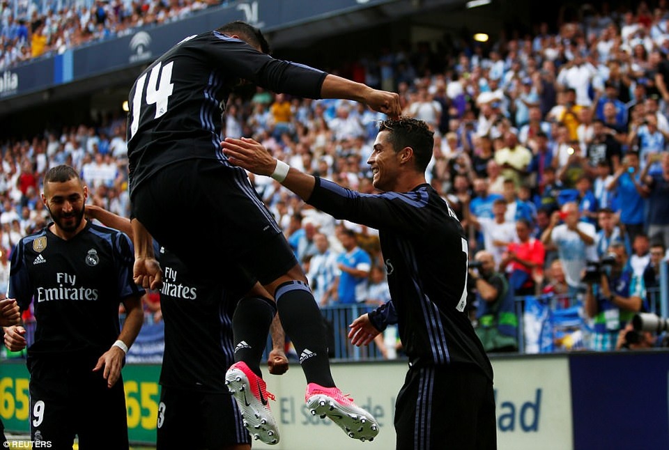 Khoảnh khắc ấn tượng trong ngày Real Madrid vô địch La Liga - 3
Real Madrid bước vào vòng 38 La Liga với khí thế lớn