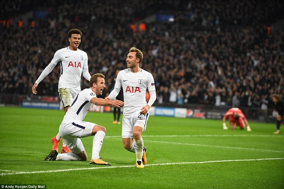Tottenham 3-1 Real Madrid: Cơn ác mộng của “Kền kền trắng” - 4
Lần đầu hạ Real Madrid, Tottenham có mặt ở vòng knock-out Champions League