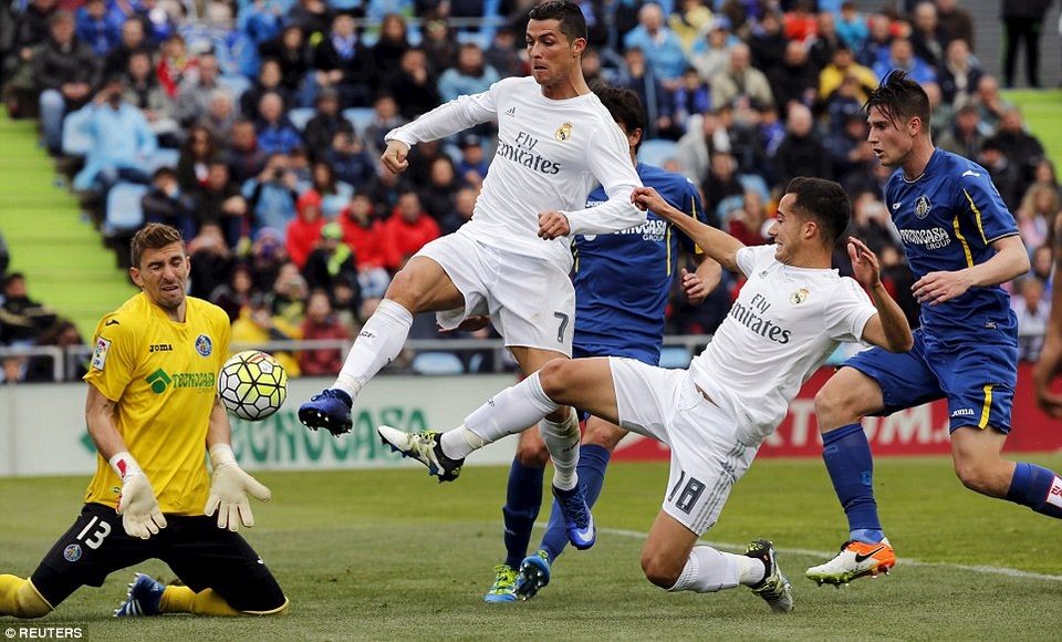 Real Madrid và cuộc chiến gian khó ở trận derby thành Madrid - 2
Real Madrid chờ đợi nhiều vào sự tỏa sáng của C.Ronaldo