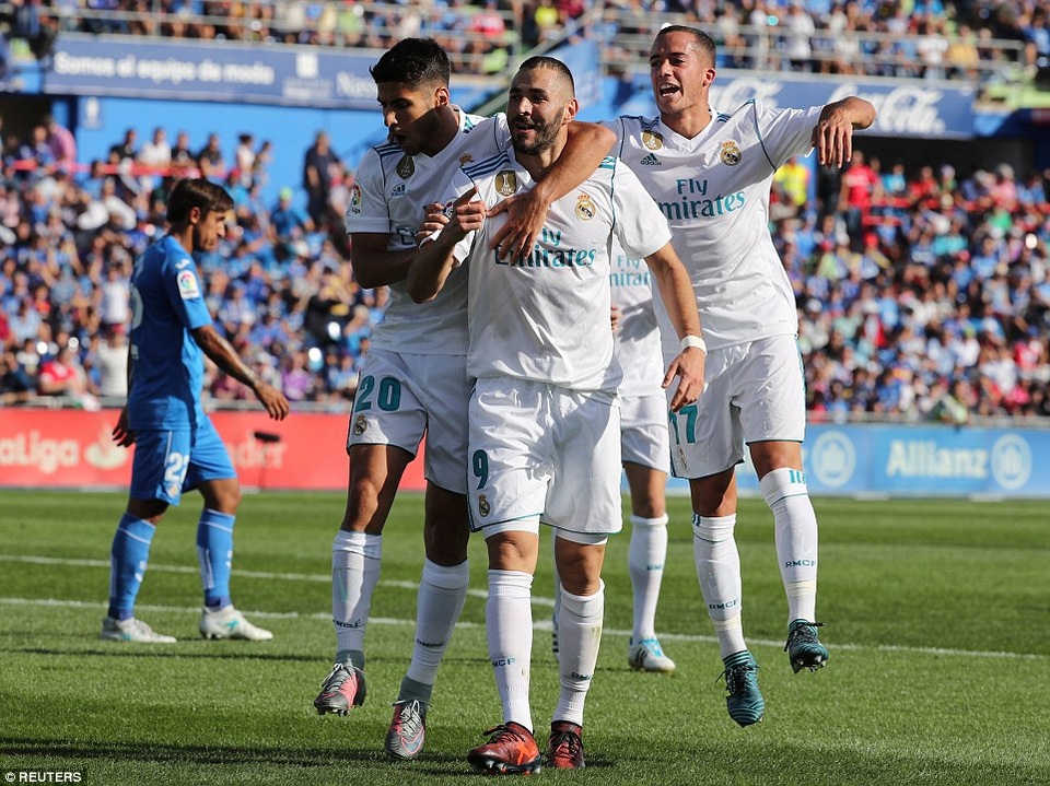 C.Ronaldo “khai hỏa”, Real Madrid giành 3 điểm trước Getafe - 1
Benzema mở tỷ số cho Real Madrid ở cuối hiệp 1