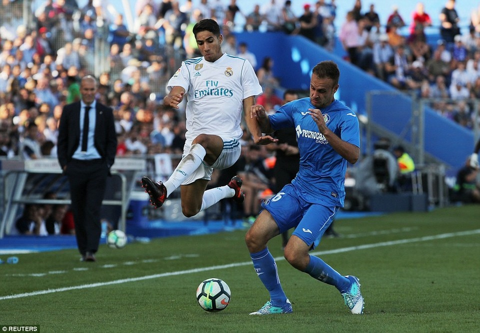 C.Ronaldo “khai hỏa”, Real Madrid giành 3 điểm trước Getafe - 2
Real Madrid đã gặp quá nhiều khó khăn trước Getafe