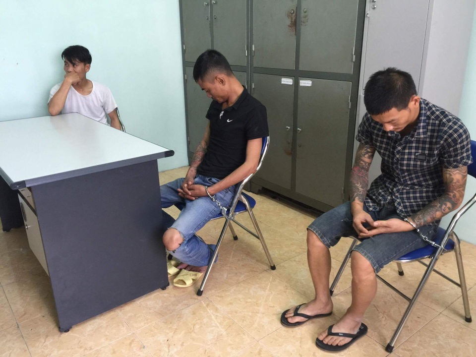 Hà Nội: Hốt trọn nhóm dùng súng cướp tài sản - 1 Các đối tượng bị bắt giữ