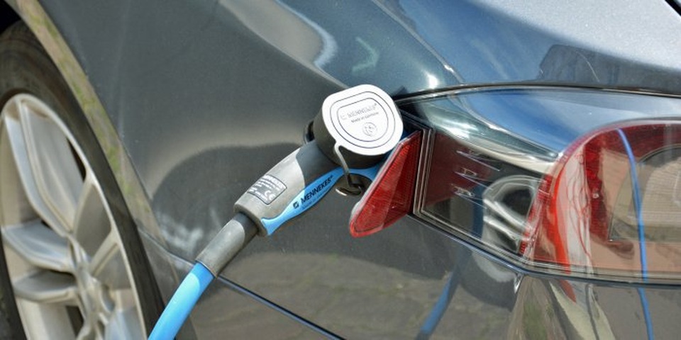 Tesla sẽ bị tăng thuế nặng? - 2 Tesla sẽ bị tăng thuế nặng? - 2