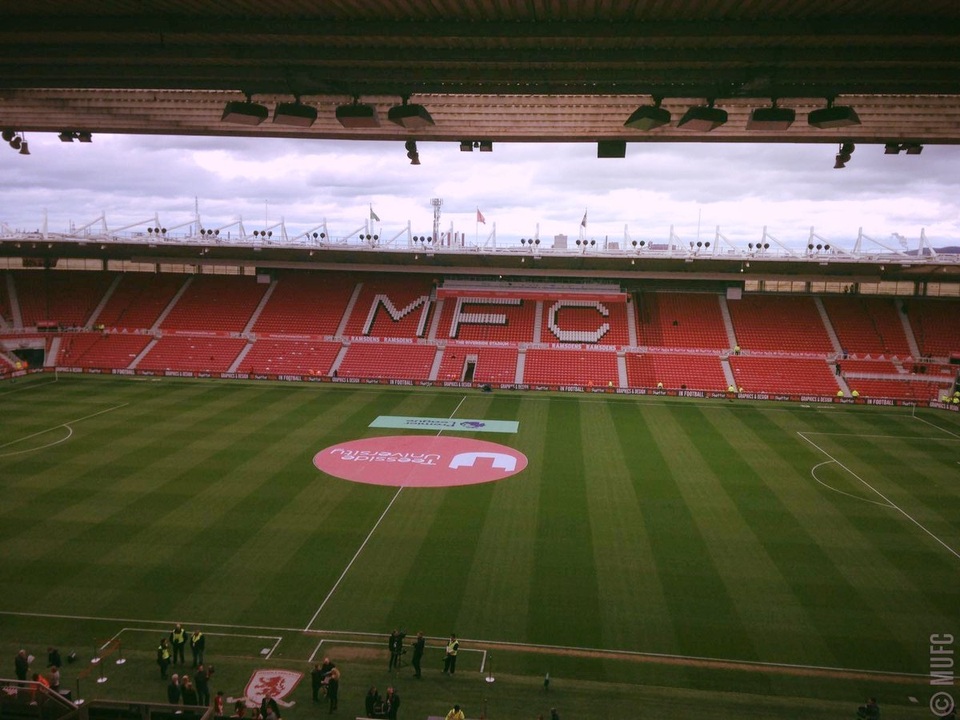 Middlesbrough 1-3 MU: Tội đồ Valdes - 7
Riverside trước giờ bóng lăn