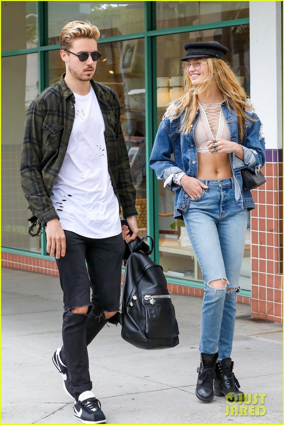 
Cặp đôi đẹp này đã ở bên nhau 8 năm và đang lên kế hoạch cho 1 đám cưới
