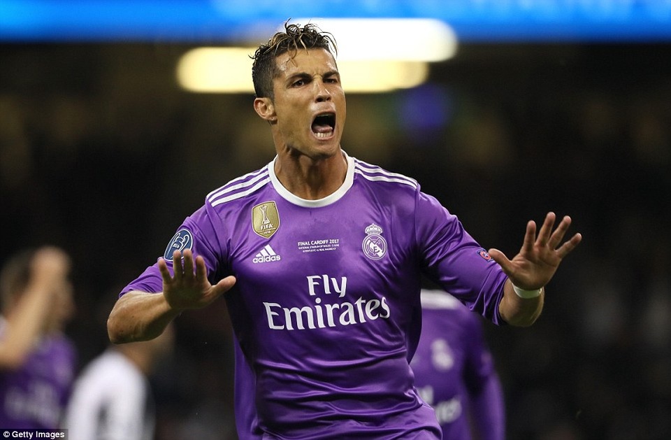 Giành Vua phá lưới Champions League, C.Ronaldo lập hàng loạt kỷ lục - 1 C.Ronaldo phá nhiều kỷ lục Champions League sau khi lập cú đúp vào lưới Juventus