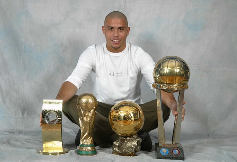 Đội hình những siêu sao chưa từng vô địch Champions League - 3 Ronaldo béo có mọi danh hiệu cao quý, trừ Champions League