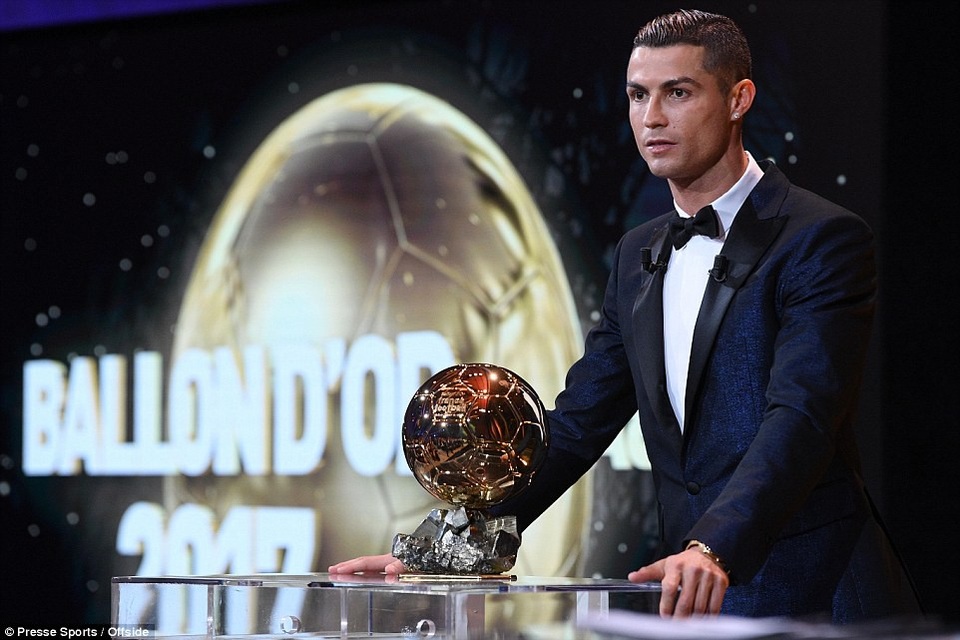 C.Ronaldo lần thứ 5 giành Quả bóng vàng: Chiến tích phi thường - 1 C.Ronaldo xứng đáng giành Quả bóng vàng 2017
