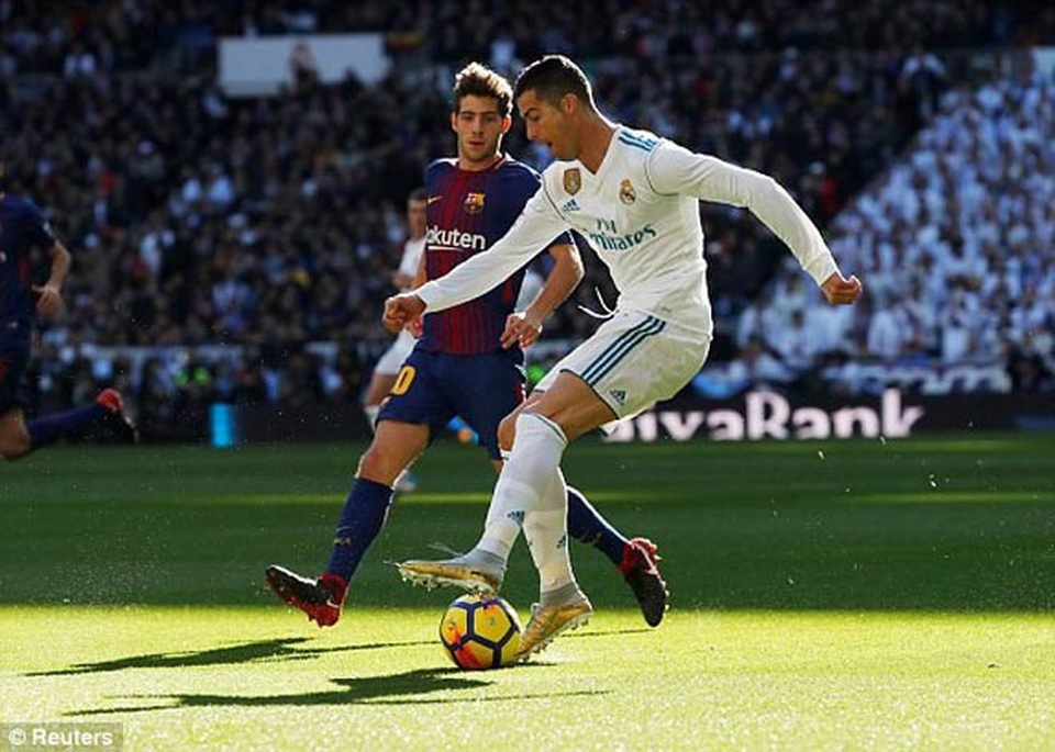C.Ronaldo tiếp tục gây thất vọng trong trận đấu với Barcelona