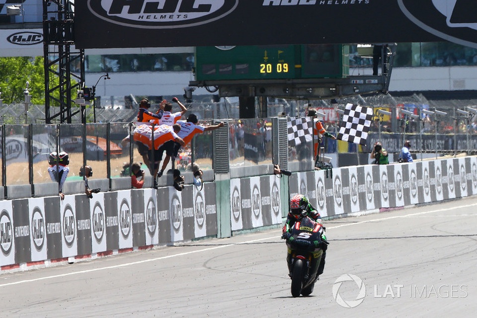 Chiến thắng đầy kịch tính của Maverick Vinales ở chặng 5 - 2 Chiến thắng đầy kịch tính của Maverick Vinales ở chặng 5 - 2