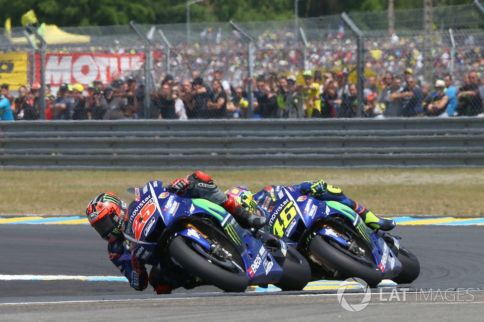 Chiến thắng đầy kịch tính của Maverick Vinales ở chặng 5 - 6 Chiến thắng đầy kịch tính của Maverick Vinales ở chặng 5 - 6
