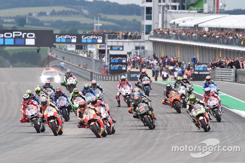 Marquez thắng thuyết phục tại Sachsenring - 1