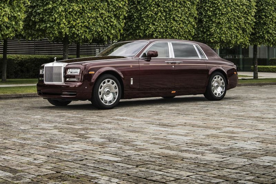 Ngày càng nhiều người trẻ mua Rolls-Royce - 1 Ngày càng nhiều người trẻ mua Rolls-Royce - 1