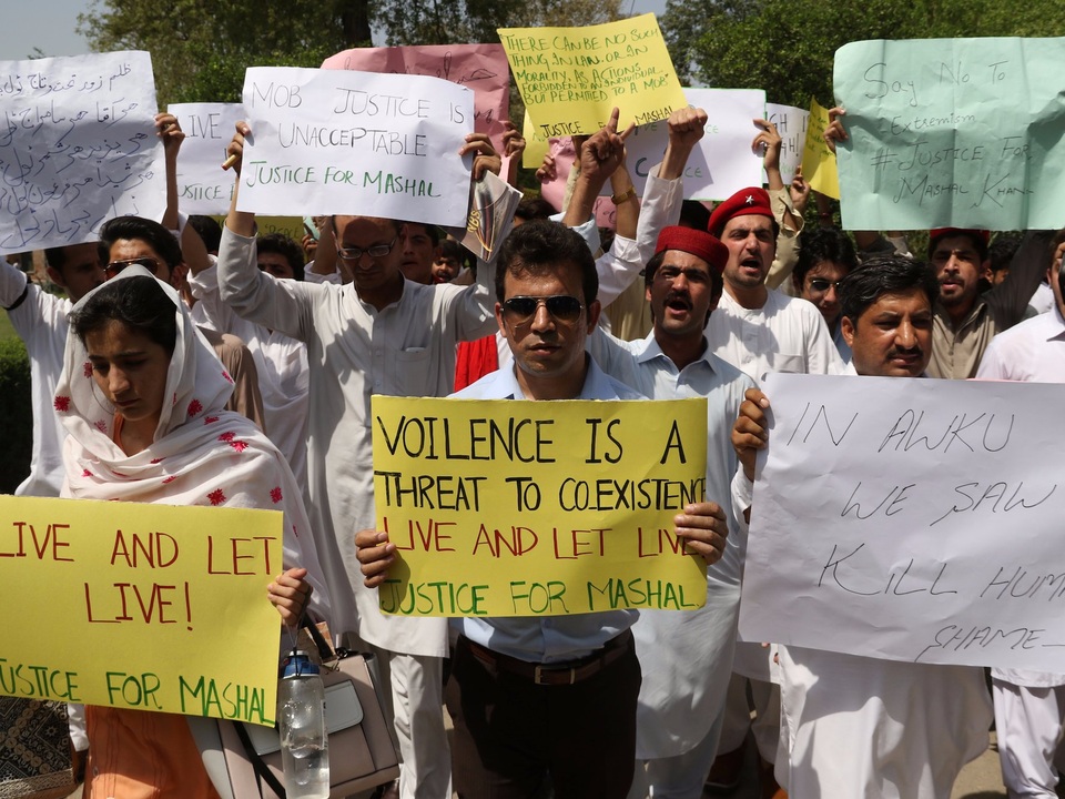 Bị tuyên án tử hình vì đưa lời “phỉ báng” trên Facebook - 1 Căng thẳng gia tăng tại Pakistan khiến luật pháp đang được thắt chặt hơn bao giờ hết.