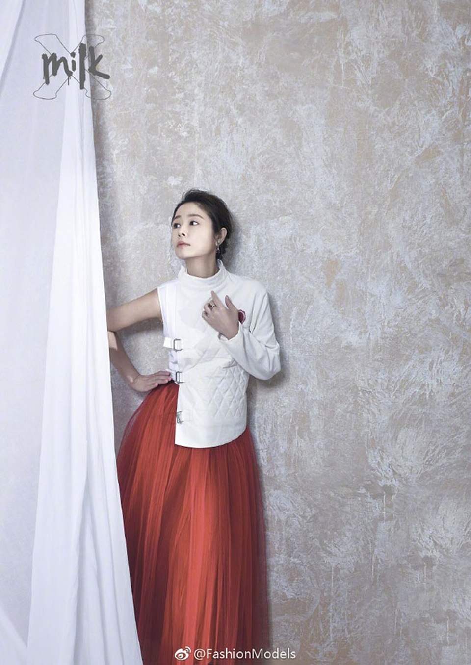 
Nữ diễn viên 41 tuổi cũng cân nhắc việc sinh thêm con nhưng không phải trong năm 2017 này như ông xã Hoắc Kiến Hoa mong muốn.
