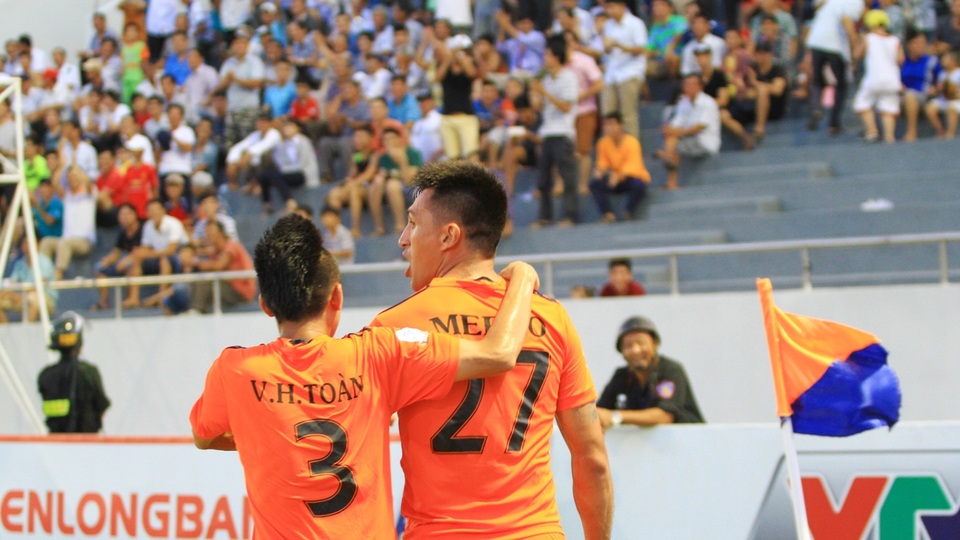 Nhập tịch cho Merlo, SHB Đà Nẵng quyết có danh hiệu mùa giải này - 1 Merlo và Huy Toàn cùng trở lại sau chấn thương và kỳ vọng giúp SHB Đà Nẵng cải thiện lối chơi lẫn sức mạnh.