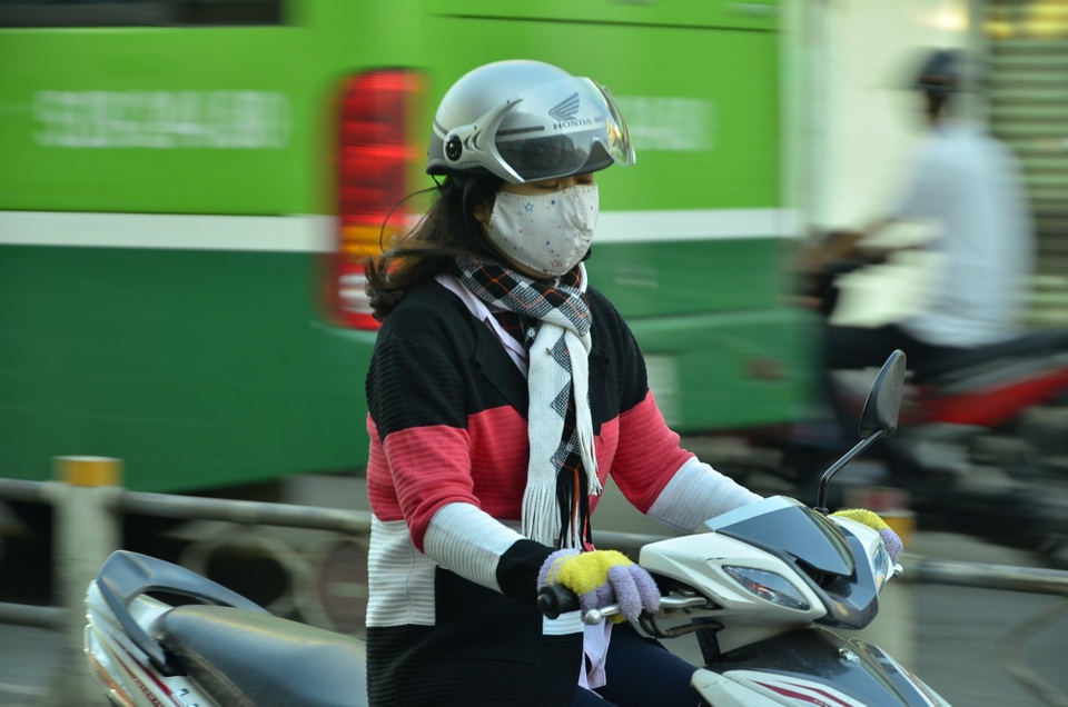 Người Sài Gòn co ro trong cái lạnh đầu mùa - 9 Người Sài Gòn co ro trong cái lạnh đầu mùa - 9