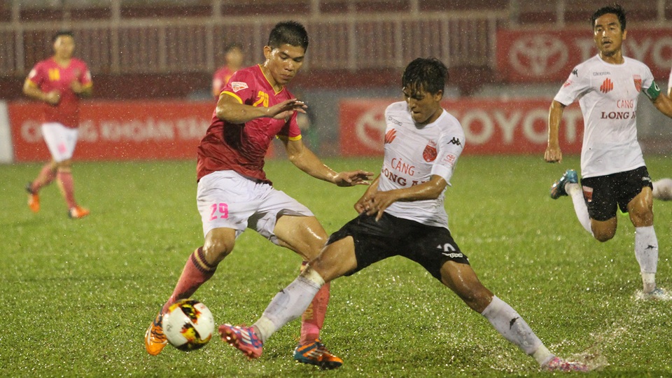 Thua thảm trên sân Thống Nhất, Long An chìm sâu nơi đáy bảng V-League - 1 Long An quá yếu so với Sài Gòn FC (ảnh: Trọng Vũ)