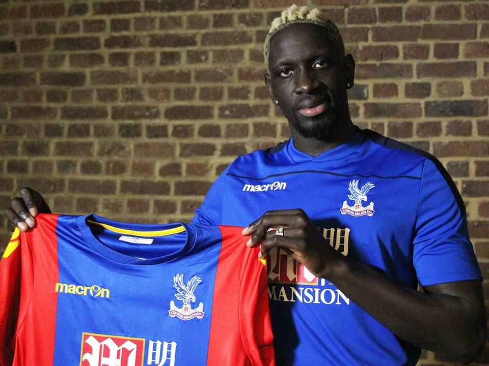 Những thương vụ đáng chú ý hoàn tất trong ngày cuối “chợ Đông” 2017 - 1 Sakho rời Liverpool để khoác áo Crystal Palace