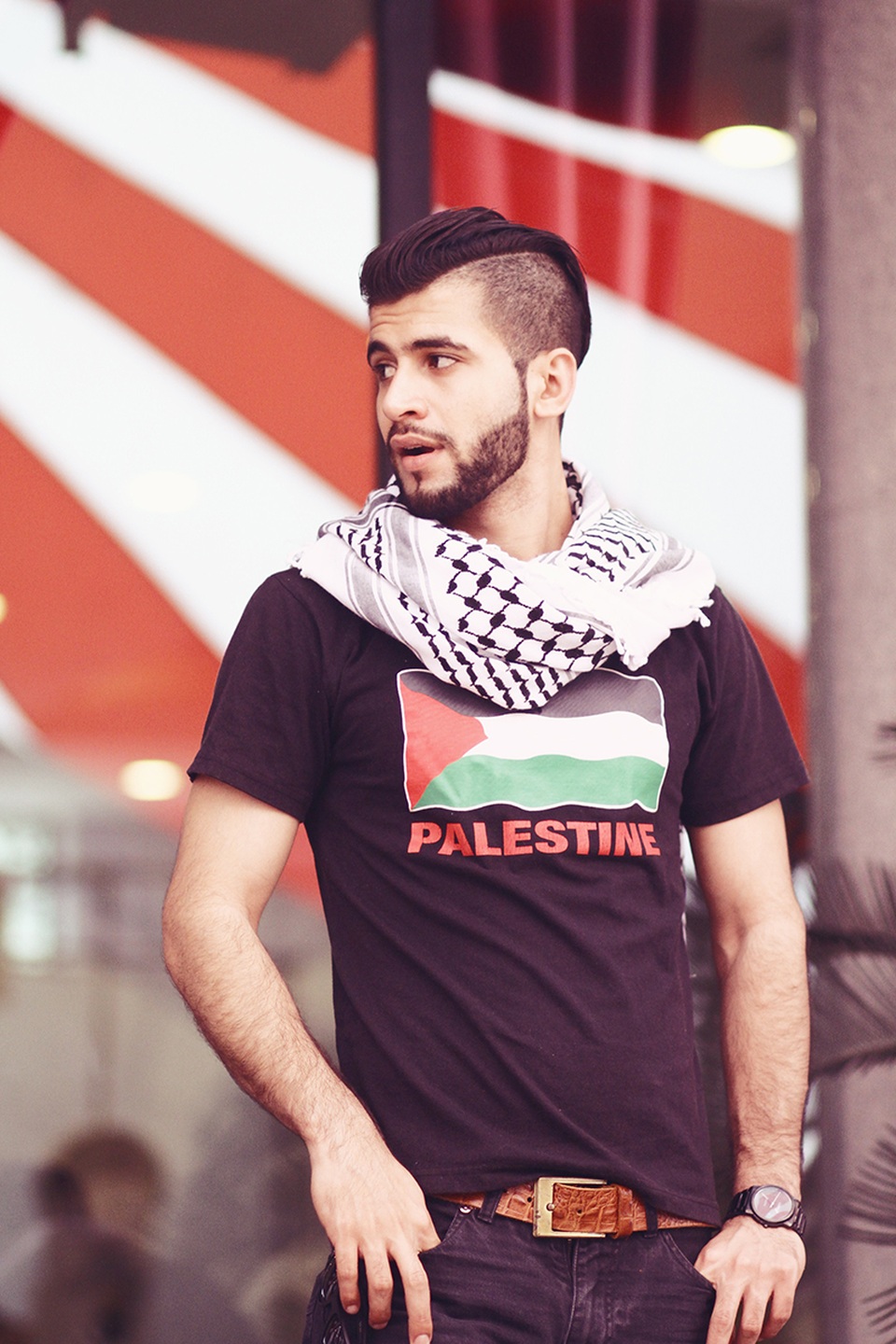 9X Palestine điển trai hút ánh nhìn tại Ngày hội tình nguyện - 1
Nam tình nguyện viên 9x Saleem Hammad sở hữu chiều cao lý tưởng, gương mặt góc cạnh và điển trai