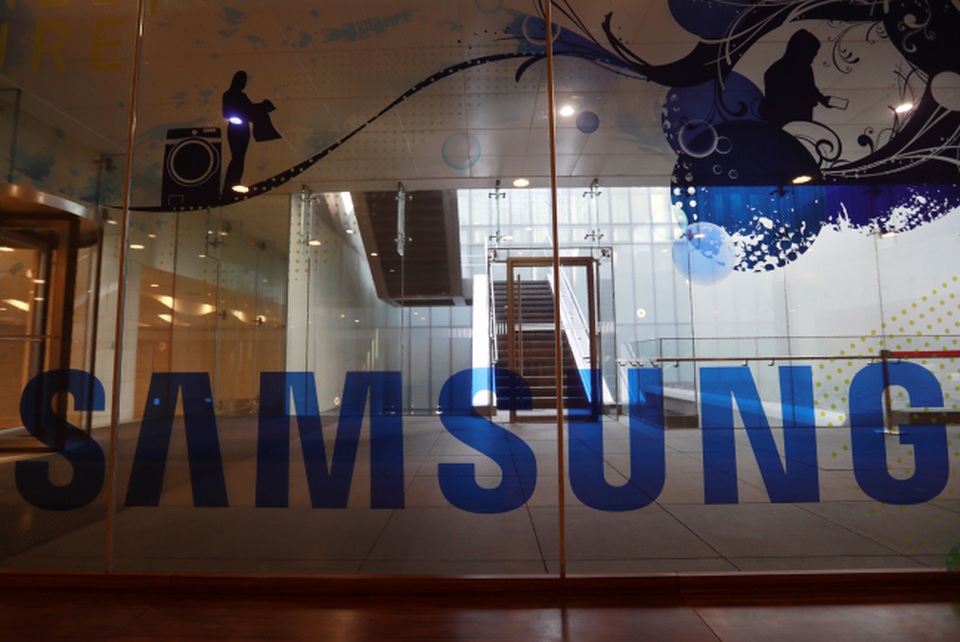 Samsung tiến thêm một bước vào ngành ô tô - 1
Harman nổi tiếng về âm thanh nói chung, nhưng Samsung đặc biệt quan tâm đến thị phần ngày một lớn của công ty này trong lĩnh vực âm thanh cho xe ô tô.