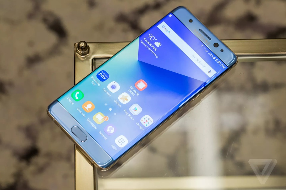 Samsung chính thức công bố nguyên nhân gây cháy nổ ở Galaxy Note7 - 1
Sự cố Galaxy Note7 khiến Samsung thiệt hại 5,3 tỷ USD.