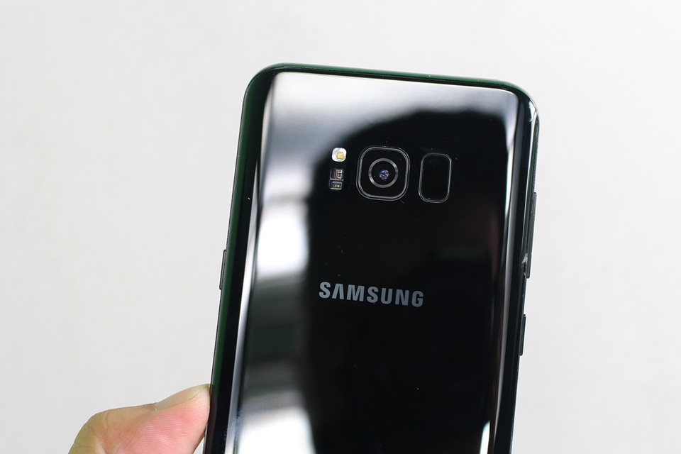 Đập hộp Galaxy S8+ chính hãng đầu tiên tại Việt Nam - 6 Đập hộp Galaxy S8+ chính hãng đầu tiên tại Việt Nam - 6