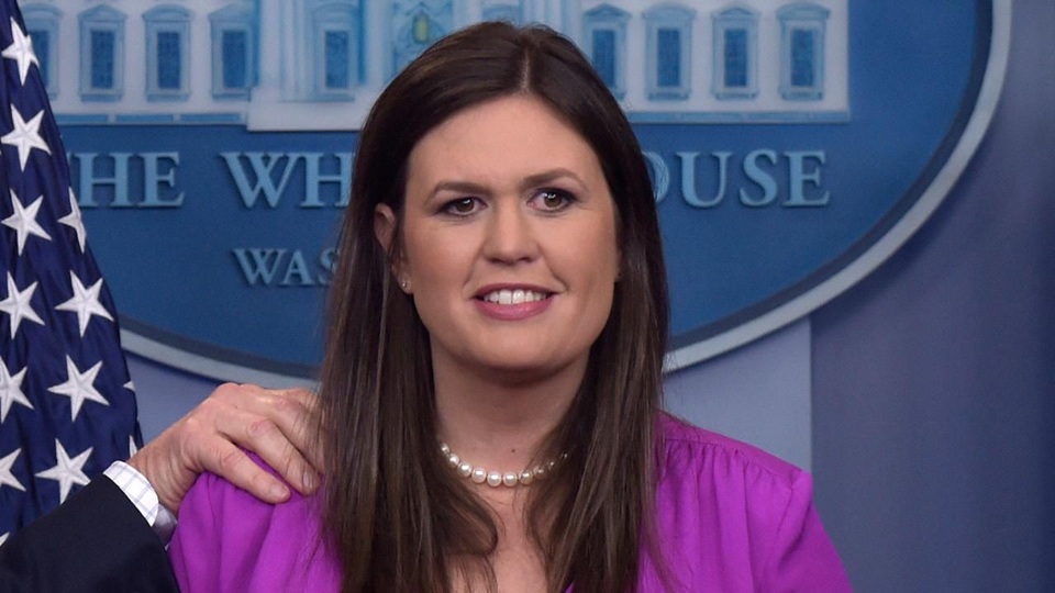 Ai tháp tùng Tổng thống Trump công du châu Á? - 6
Thư ký báo chí Nhà Trắng Sarah Huckabee Sanders (Reuters)