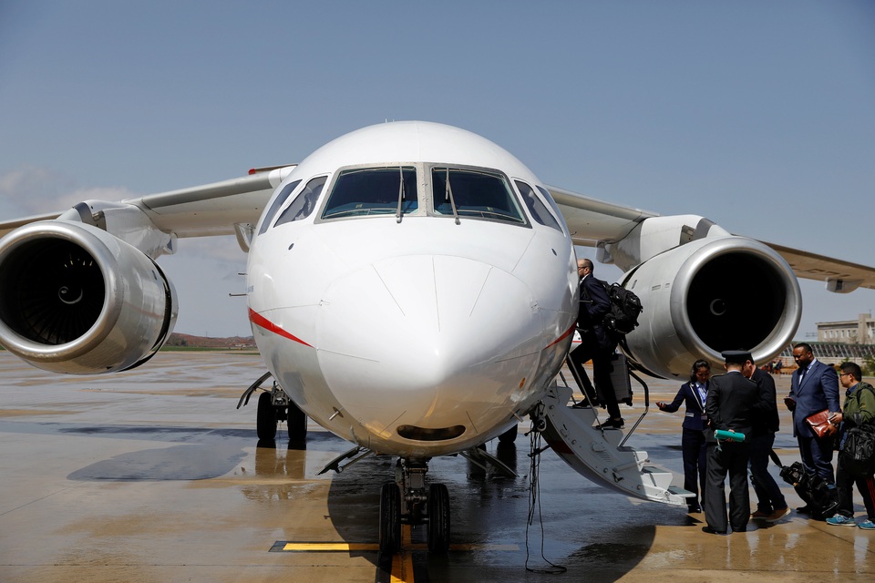 Tầm “phủ sóng” của hãng hàng không Triều Tiên - 10 Liên Hợp Quốc hiện vận chưa áp lệnh trừng phạt Air Koryo mặc dù hãng hàng không này từng bị cáo buộc liên quan đến việc vận chuyển hàng cấm. Trong khi đó, các quan chức của sân bay Bình Nhưỡng cho biết họ không quan tâm tới bất kỳ nỗ lực nào của cộng đồng quốc tế nhằm tăng cường trừng phạt Triều Tiên, ngay cả khi lệnh trừng phạt đó áp dụng đối với Air Koryo.