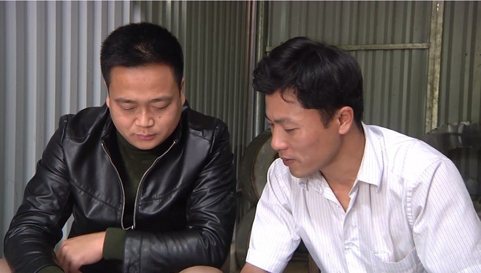 Độc đáo với chiếc bếp nóng lạnh tận dụng nhiệt - 1
Sau hai năm nghiên cứu, hai anh Tưởng Văn Huấn và Nguyễn Tiến Hồng đến từ thành phố Bắc Cạn, tỉnh Bắc Cạn đã chế tạo thành công chiếc bếp nóng lạnh tận dụng nhiệt.