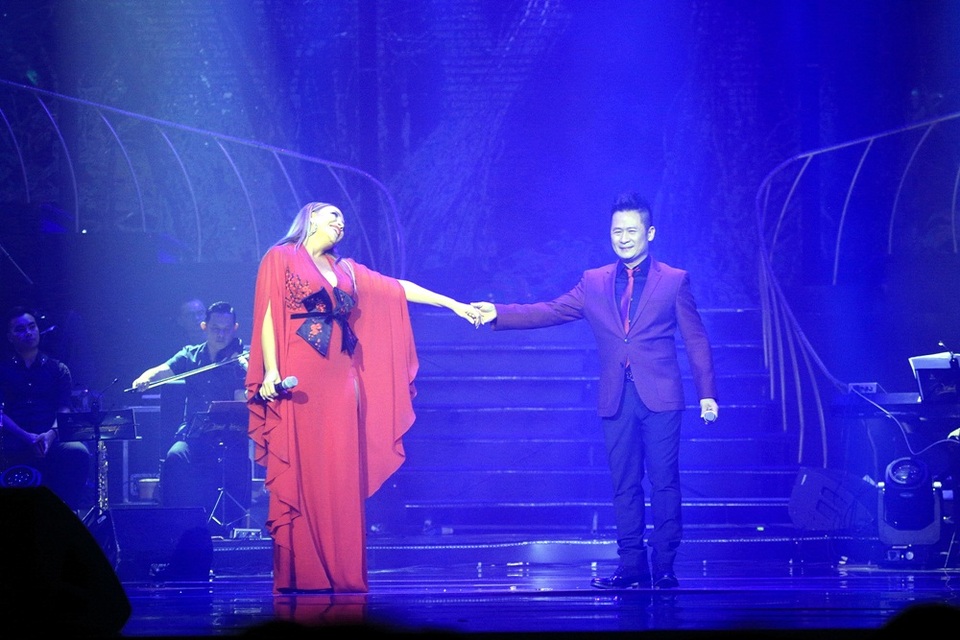 Nữ ca sĩ song ca cùng Bằng Kiều trong ca khúc “chờ người”. Khi song ca, cô luôn tìm ánh mắt của Bằng Kiều để thăng hoa trong âm nhạc. Trong liveshow lần này, Bằng Kiều kiêm 2 vai, vừa là ca sĩ, vừa là biên tập âm nhạc.