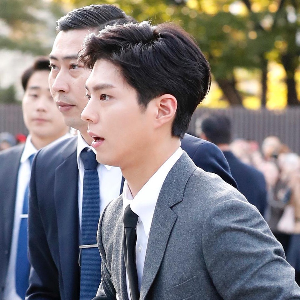 Dàn sao "đổ bộ" tới khách sạn dự đám cưới Song Hye Kyo và Song Joong Ki - 17
Park Bo Gum