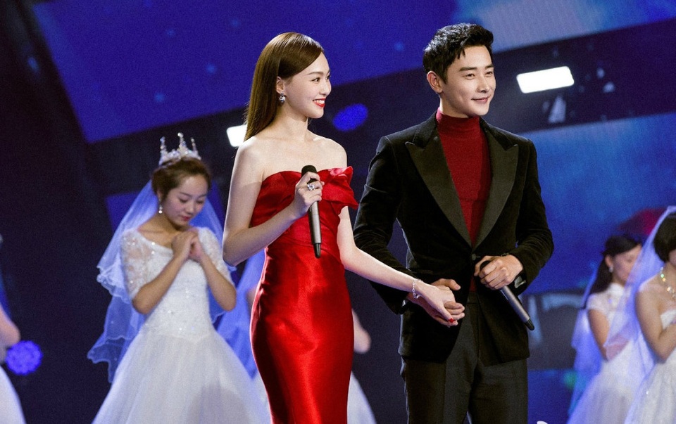 
Fan ủng hộ chuyện tình của La Tấn và Đường Yên và thực sự chờ đợi một đám cưới thật hoành tráng và lãng mạn của cặp đôi trong năm 2017 này.
