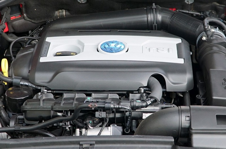 Với Scirocco, Volkswagen muốn giành thế chủ động ở phân khúc xe thể thao - 2 Với Scirocco, Volkswagen muốn giành thế chủ động ở phân khúc xe thể thao - 2
