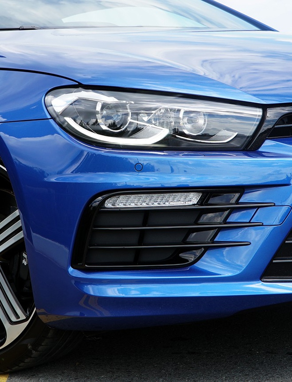 Với Scirocco, Volkswagen muốn giành thế chủ động ở phân khúc xe thể thao - 7 Với Scirocco, Volkswagen muốn giành thế chủ động ở phân khúc xe thể thao - 7