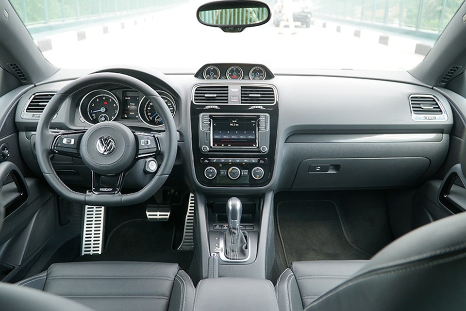 Với Scirocco, Volkswagen muốn giành thế chủ động ở phân khúc xe thể thao - 8 Với Scirocco, Volkswagen muốn giành thế chủ động ở phân khúc xe thể thao - 8