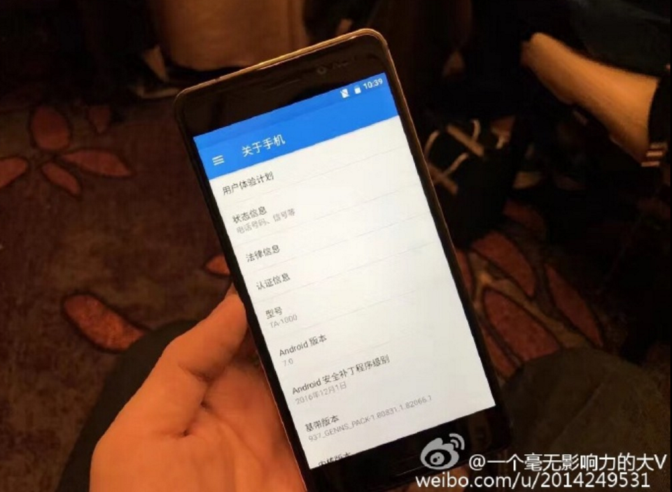 
Nokia 6 là smartphone chạy Android đầu tiên trên thị trường của thương hiệu Phần Lan nhưng hiện tại mẫu sản phẩm này mới chỉ được bán tại Trung Quốc với giá 250 USD. Máy được trang bị bộ vi xử lý tầm trung lõi tứ Snapdragon 430, đi kèm với bộ nhớ RAM lên đến 4GB, ổ cứng lưu trữ 64GB.
