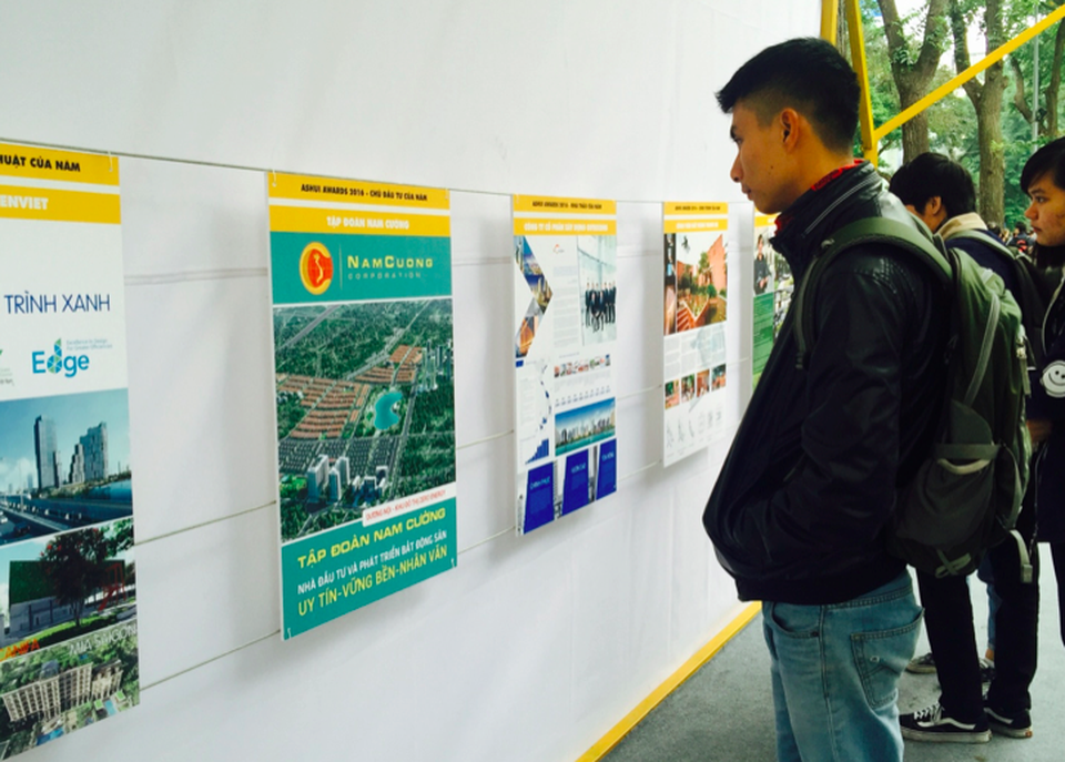 Triển lãm Ashui được thiết kế mở thu hút rất nhiều du khách đến thăm quan