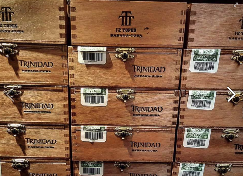 Những chuyện khó tin về thú chơi mới nổi: Hút cigar - 8 
Vẫn có những doanh nghiệp nhập cigar trực tiếp từ Cuba