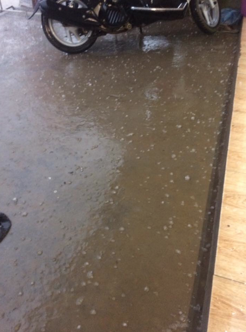 Lào Cai lại xuất hiện mưa đá - 2
Hình ảnh mưa đá ở khu vực xã Bảo Hà (tỉnh Lào Cai) do người dân ghi lại và cung cấp cho báo chí