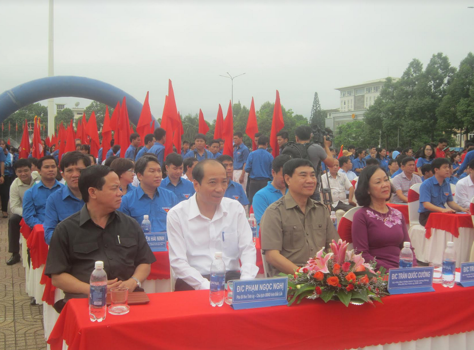 Bình Điền hưởng ứng chiến dịch thanh niên tình nguyện hè 2017: Đền ơn cựu thanh niên xung phong - 2 Bình Điền hưởng ứng chiến dịch thanh niên tình nguyện hè 2017: Đền ơn cựu thanh niên xung phong - 2